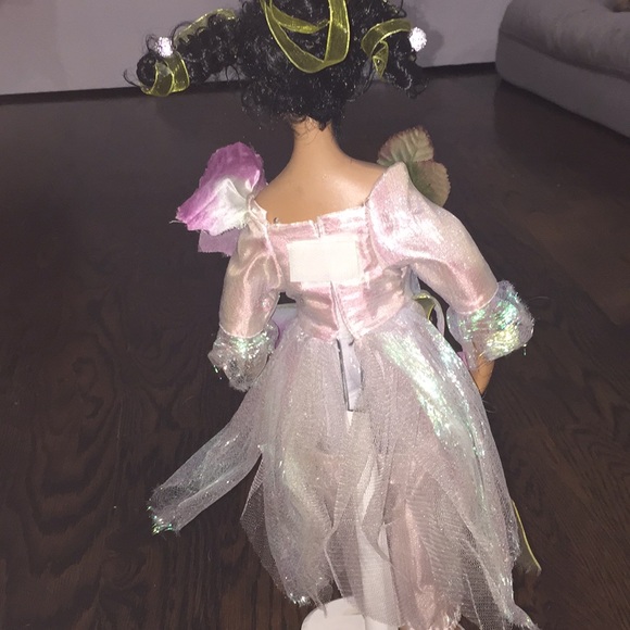 Porcelain Princess - Picture 3 of 3